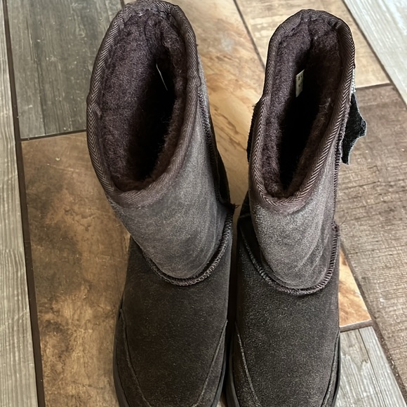 NWT size 7 Skechers suede boots - Picture 5 of 5